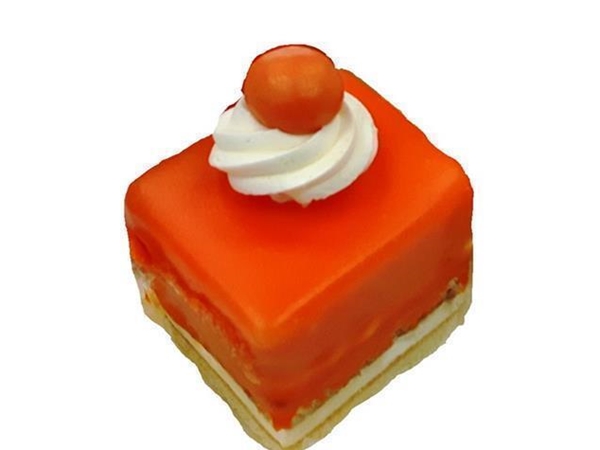 Oranje cake petit four